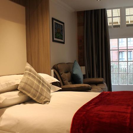 Waters Edge At Cocoa Suites York Esterno foto