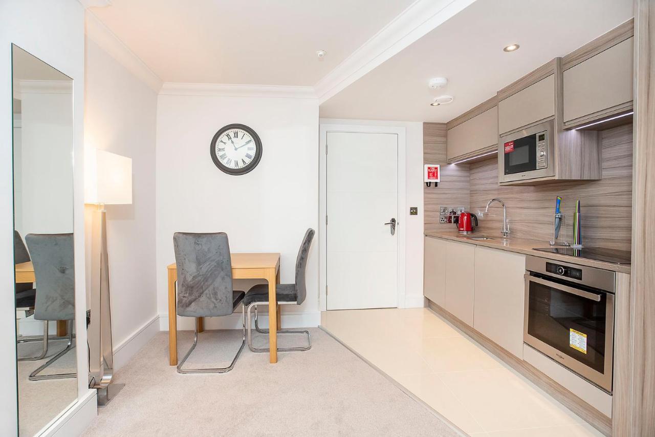 Waters Edge At Cocoa Suites York Esterno foto