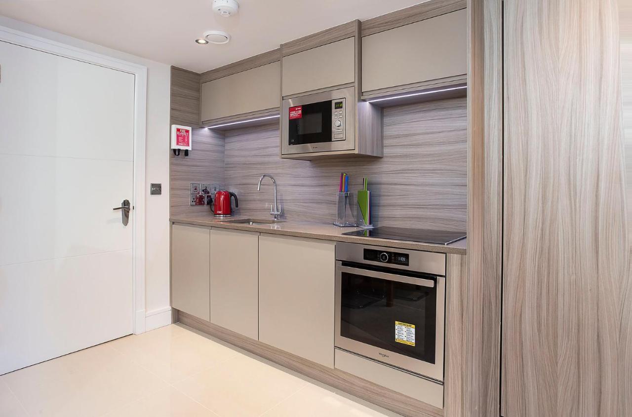 Waters Edge At Cocoa Suites York Esterno foto