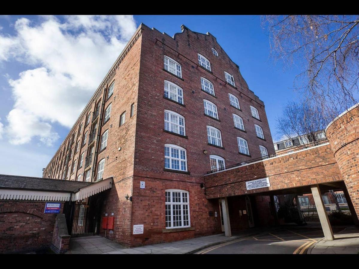 Waters Edge At Cocoa Suites York Esterno foto
